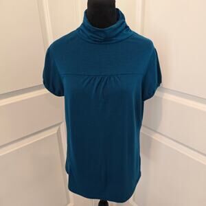 Women's Banana Republic Cyan High Neck Button Closure Ruched Cap Sleeve Size PL